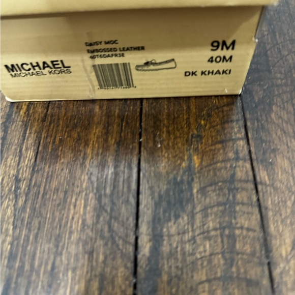 MICHAEL Michael Kors Women's Daisy Moc - Picture 6 of 9